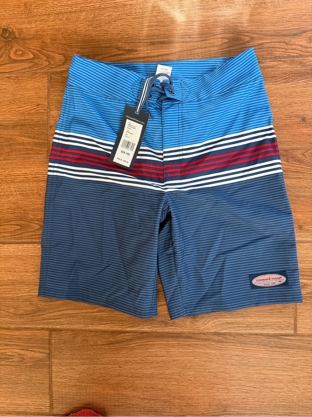 Vineyard Vines Blue and Red Striped Board Shorts / boys youth small (8-10) / nwt